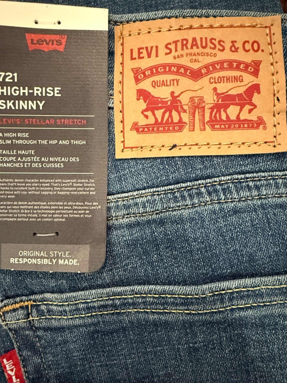 NWT Levi’s Classic Blue Denim Jeans, Size W29 L32, 60% Cotton - Picture 6 of 10